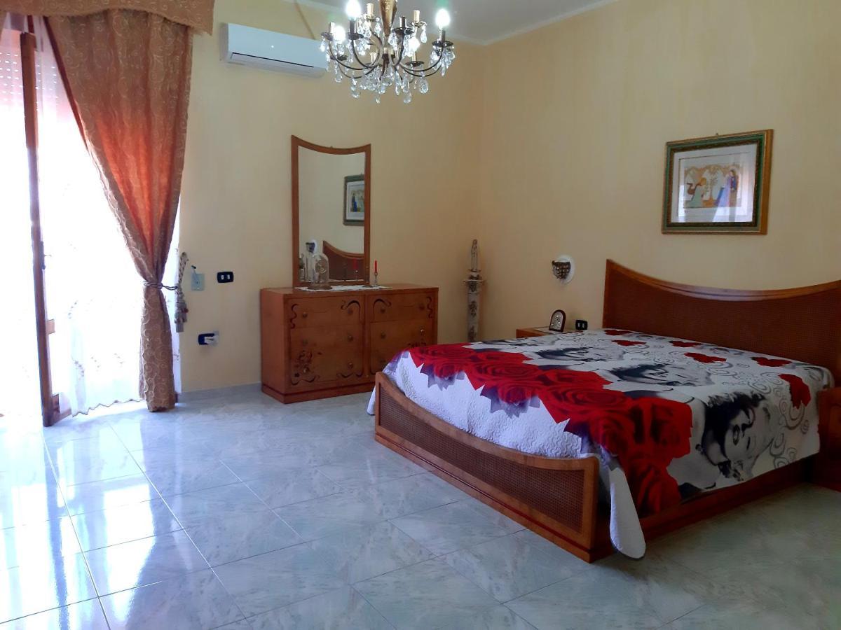 A Casa Di Roberto Apartment ปอร์โตเชซาเรโอ ภายนอก รูปภาพ
