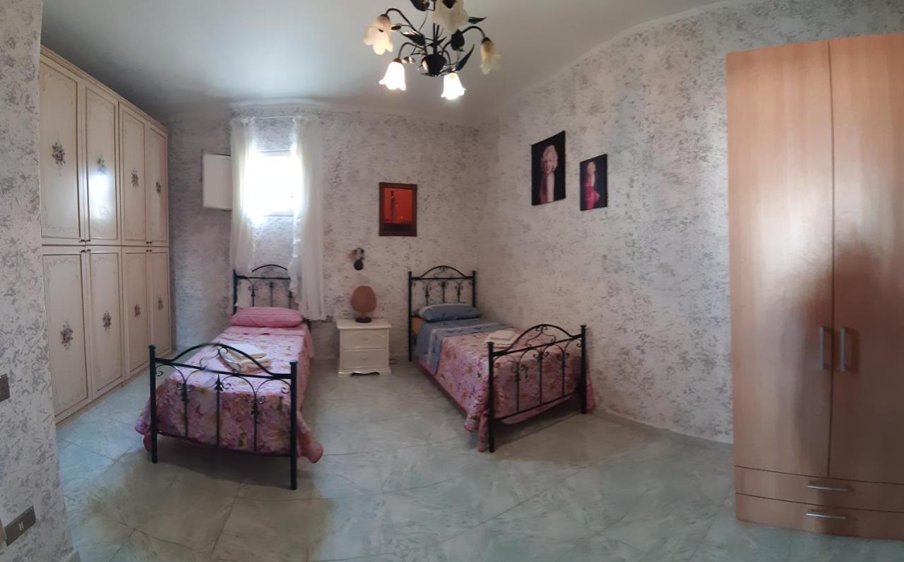 A Casa Di Roberto Apartment ปอร์โตเชซาเรโอ ภายนอก รูปภาพ